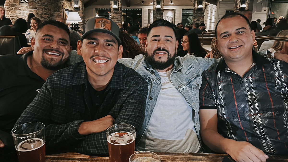 NewVill___'s tweet photo. Missing 1 of the homies https://t.co/zujf21NsBD