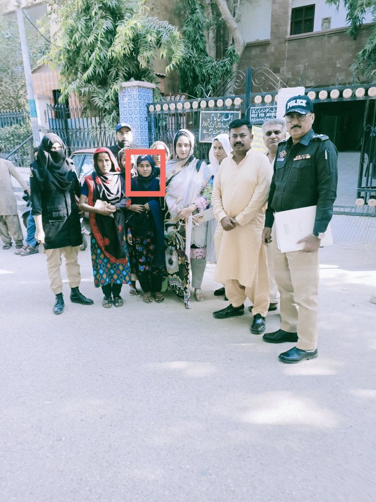 FaqirShiva's tweet photo. سموري سنڌ واسي دوستن ساٿين کي #ھندو نابالغ نياڻي چندا مھاراج سان انصاف لاء اڄوڪي ٽيوٽر ٽرينڊ ۾ ساٿ ڏيڻ جي گذارش ڪجي ٿي
🙏🙏
#SaveChandaMaharaj https://t.co/GY76h1m4ol