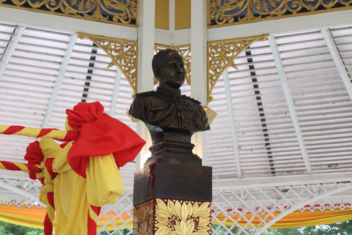 ascom2army2's tweet image. “บชร.2 ร่วมพิธีวางพวงมาลา น้อมรำลึกในพระมหากรุณาธิคุณ ในหลวง ร.5 วันปิยมหาราช”

#วันปิยะมหาราช
#รัชกาลที่5
#เรารักสถาบันพระมหากษัตริย์
#กองทัพภาคที่2
#กองบัญชาการช่วยรบที่2