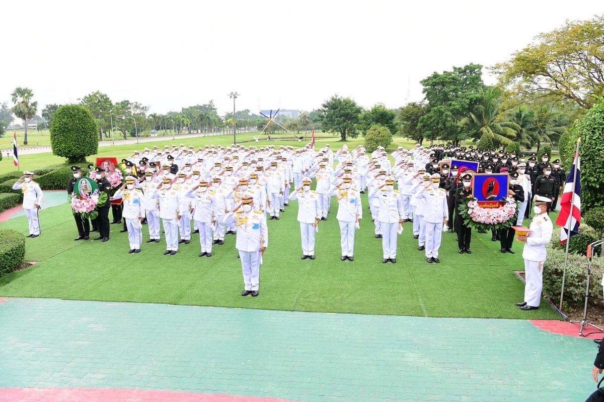 ascom2army2's tweet image. “บชร.2 ร่วมพิธีวางพวงมาลา น้อมรำลึกในพระมหากรุณาธิคุณ ในหลวง ร.5 วันปิยมหาราช”

#วันปิยะมหาราช
#รัชกาลที่5
#เรารักสถาบันพระมหากษัตริย์
#กองทัพภาคที่2
#กองบัญชาการช่วยรบที่2