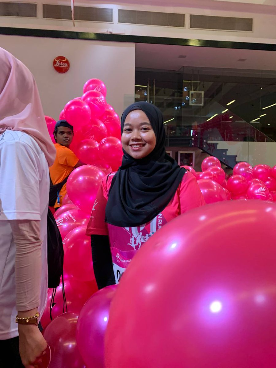 fziah_al's tweet photo. Balloon run with juju 💓 #balloonrun #jomrun #10kmfinisher https://t.co/Ym0YSFC5ou