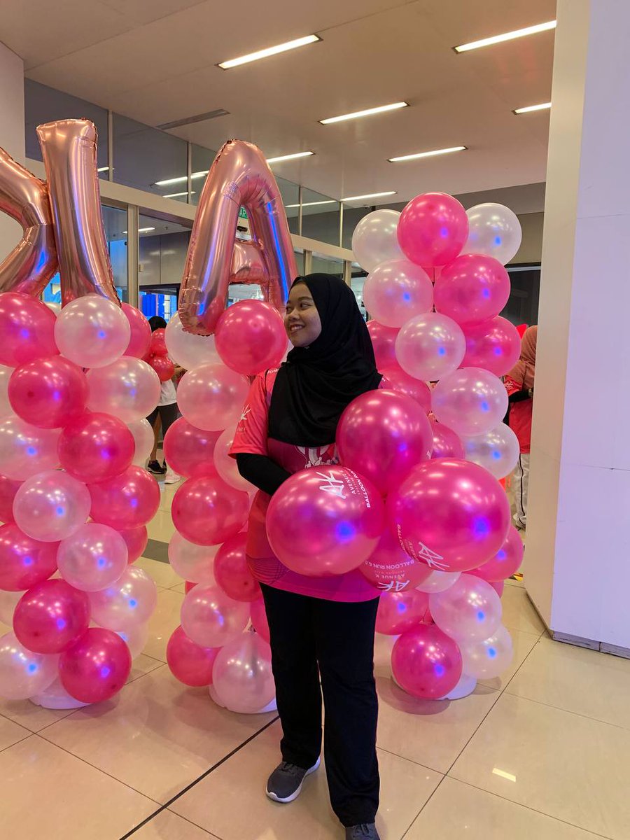 fziah_al's tweet photo. Balloon run with juju 💓 #balloonrun #jomrun #10kmfinisher https://t.co/Ym0YSFC5ou