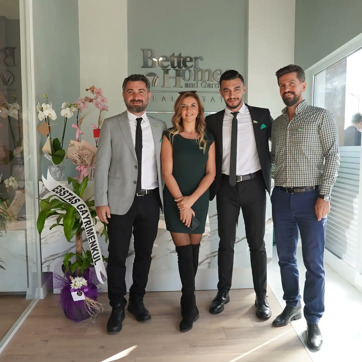 Congratulations our new young brokers!

Our blend first Franchise office BHGRE ELIT has been opened in our Real Estate story, which we set out under the leadership of BHGRE Turkey CEO Burak Özmutafoğlu Good luck to our new young brokers!..
#betterhomesandgardens #leventyaşarçelik