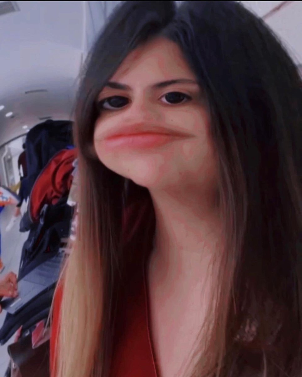 airanmuwu's tweet photo. Que foto de perfil les gusta más?:( 

1 (♥️) o 2 (🔁) https://t.co/IvUHUXiUvl