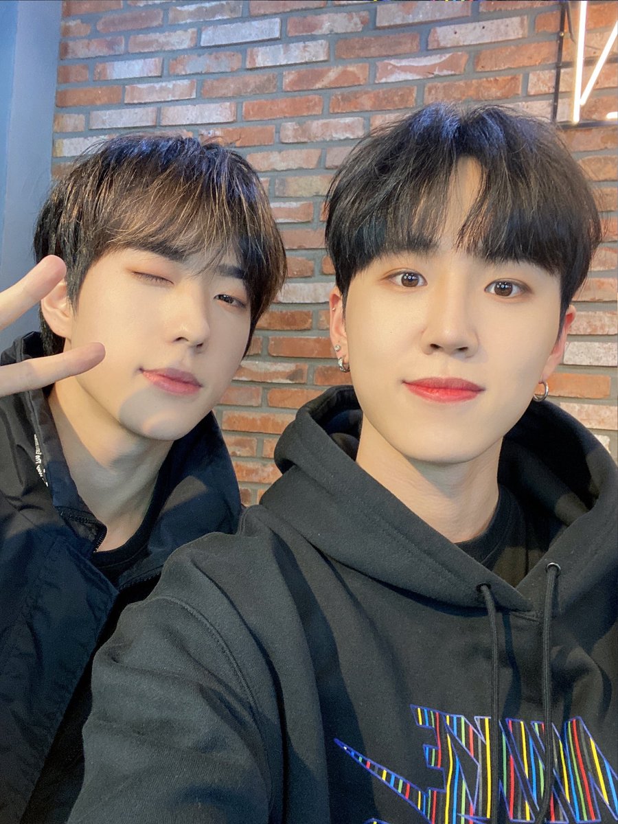 HourlyBlklvl's tweet photo. ♡ 🤍 ♡ Ze:U and Younghoon ♡ 🌸 ♡
#BLACK_LEVEL #블랙레벨 @Blacklevel_twt #Ze_u #Younghoon https://t.co/6HCFp9c7Jc