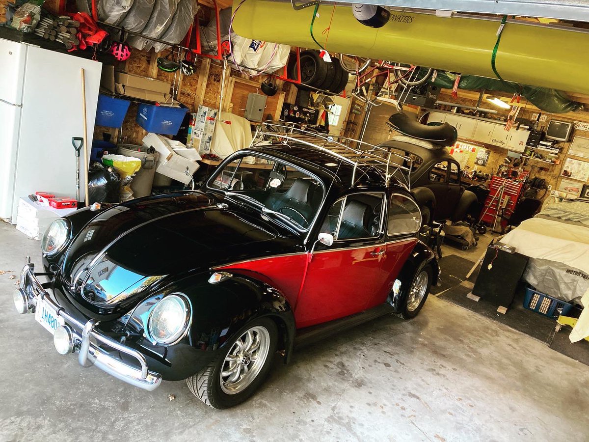 thebugnut's tweet photo. Gary came over today so we could tweak the motor on his 1971 1303LS. https://t.co/KpEy8meP7U