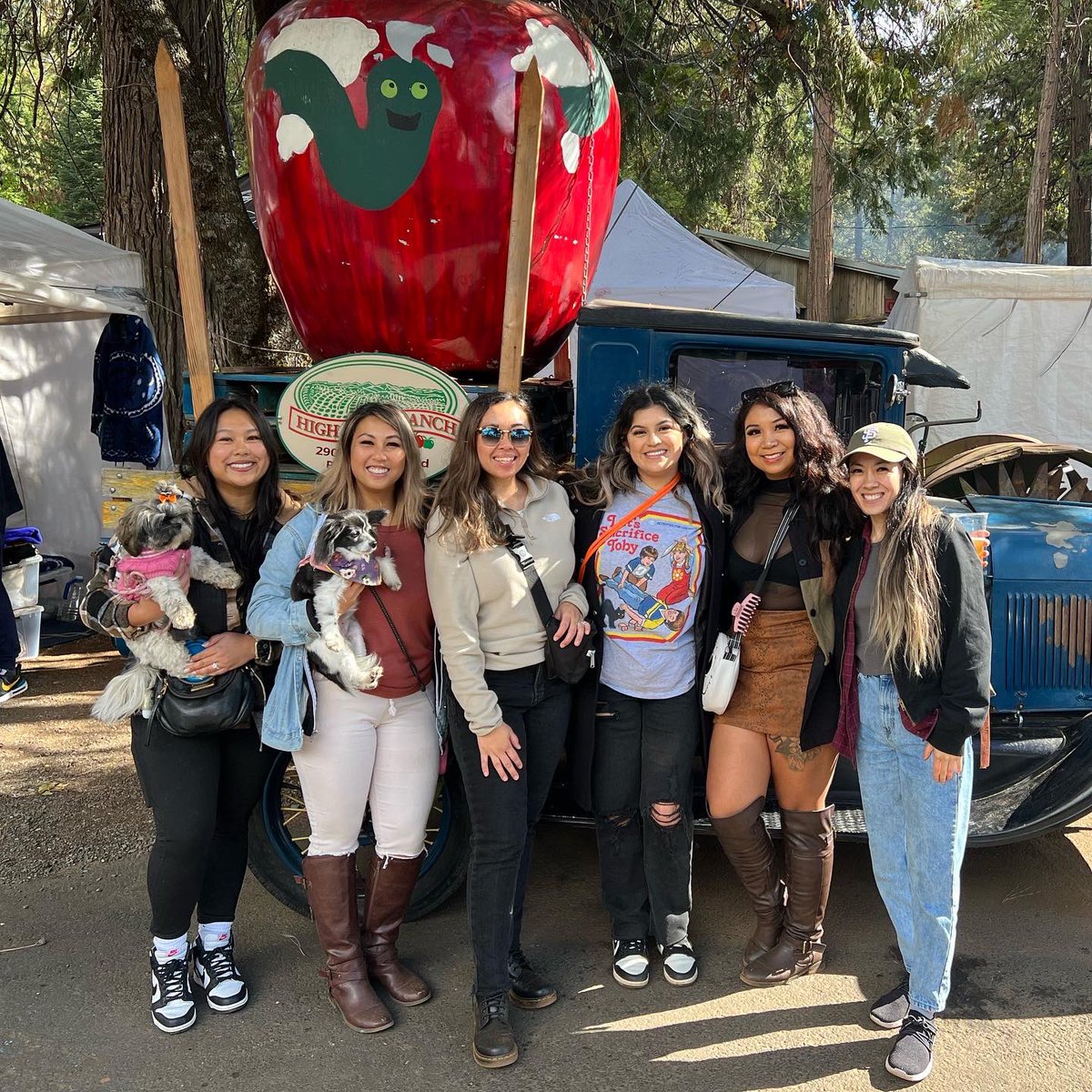 Apple Hill trip with the fam! It was a great day! Apple everything I love! #applehill