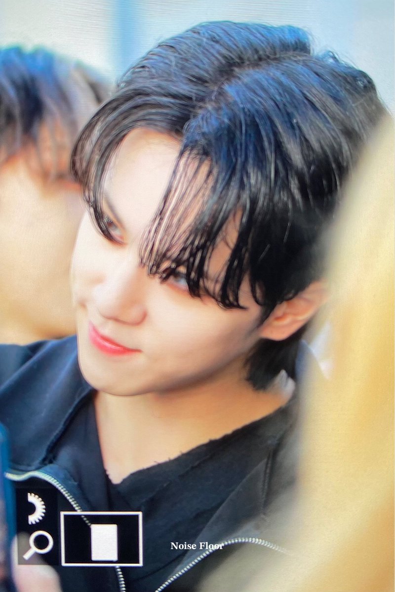 221023 팬매님이 너무 잘생겼어요 
내일도 오고싶어요

#위아이 #wei #김동한 #동한 #KimDonghan