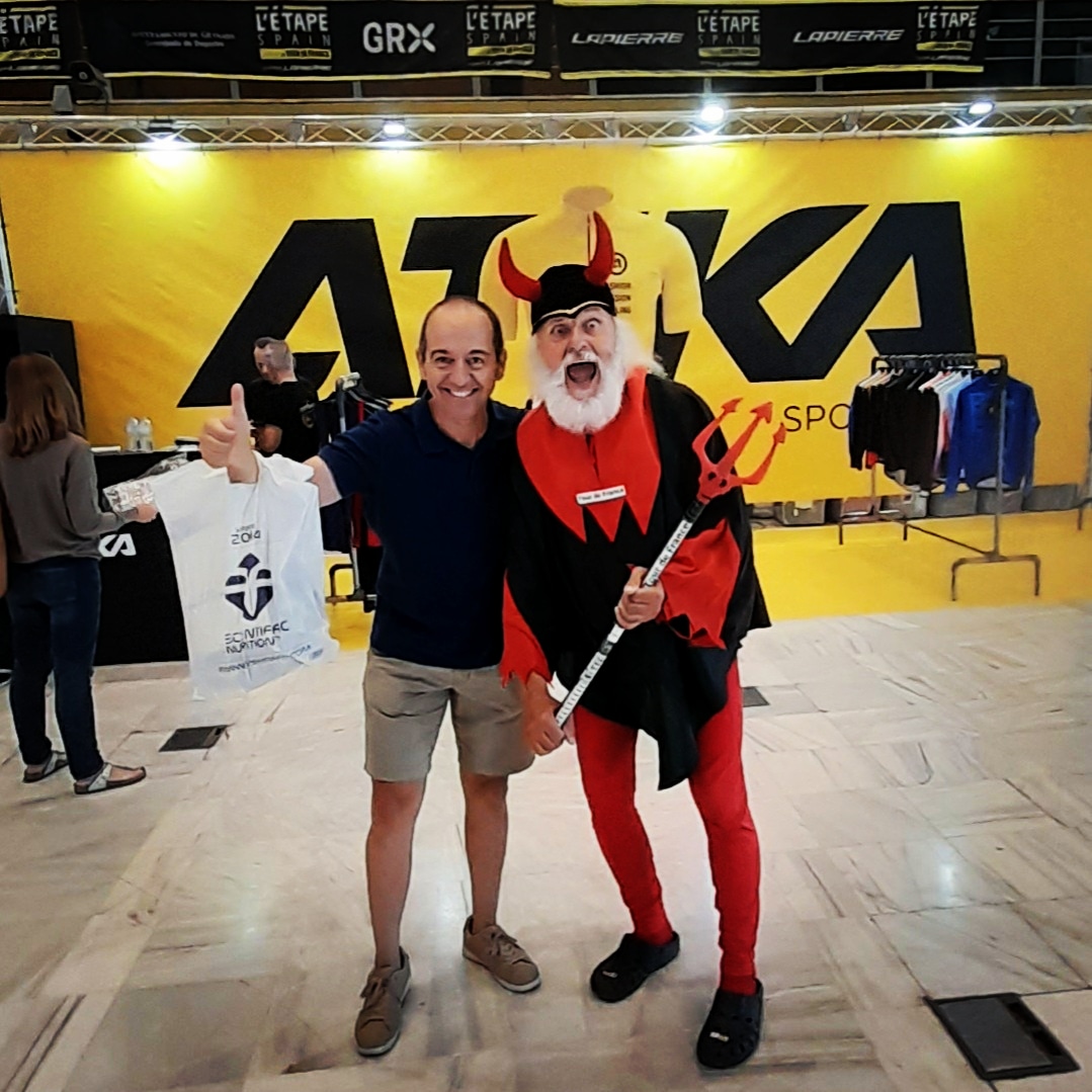 condoscascos's tweet photo. Espero que los ánimos del diablo del Tour (Dido Senft) me acompañen toda la mañana. ¡Vamos al lío!
➖➖➖➖➖➖➖➖➖➖➖➖➖➖
@letapedutour
@Atikasport
#letapegranada #letapespain #cicloturismo #ciclismo #cycling #cyclingdaily #cyclinggranada #cyclingpassion #cyclingdreams https://t.co/38PPPMpWbQ