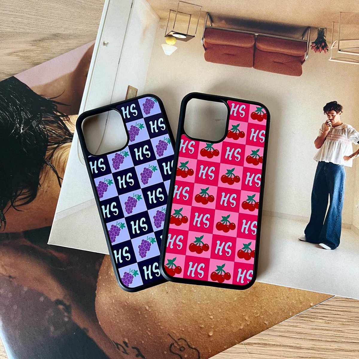 GroovyGirlCases's tweet photo. 🪩NEW CASES/GIVEAWAY🪩

We are so excited to add these adorable new cases to our shop!! 💓

GET YOURS HERE!! ⬇️

https://t.co/tz2lBh39S2

OR 

Go check out the giveaway we are doing on our Instagram!! 🍒🍇

#HarryStyles #LoveOnTour #HSLOT #HSLOTLA #HarrysHouse #KiaForum https://t.co/I8WgVnZdeN