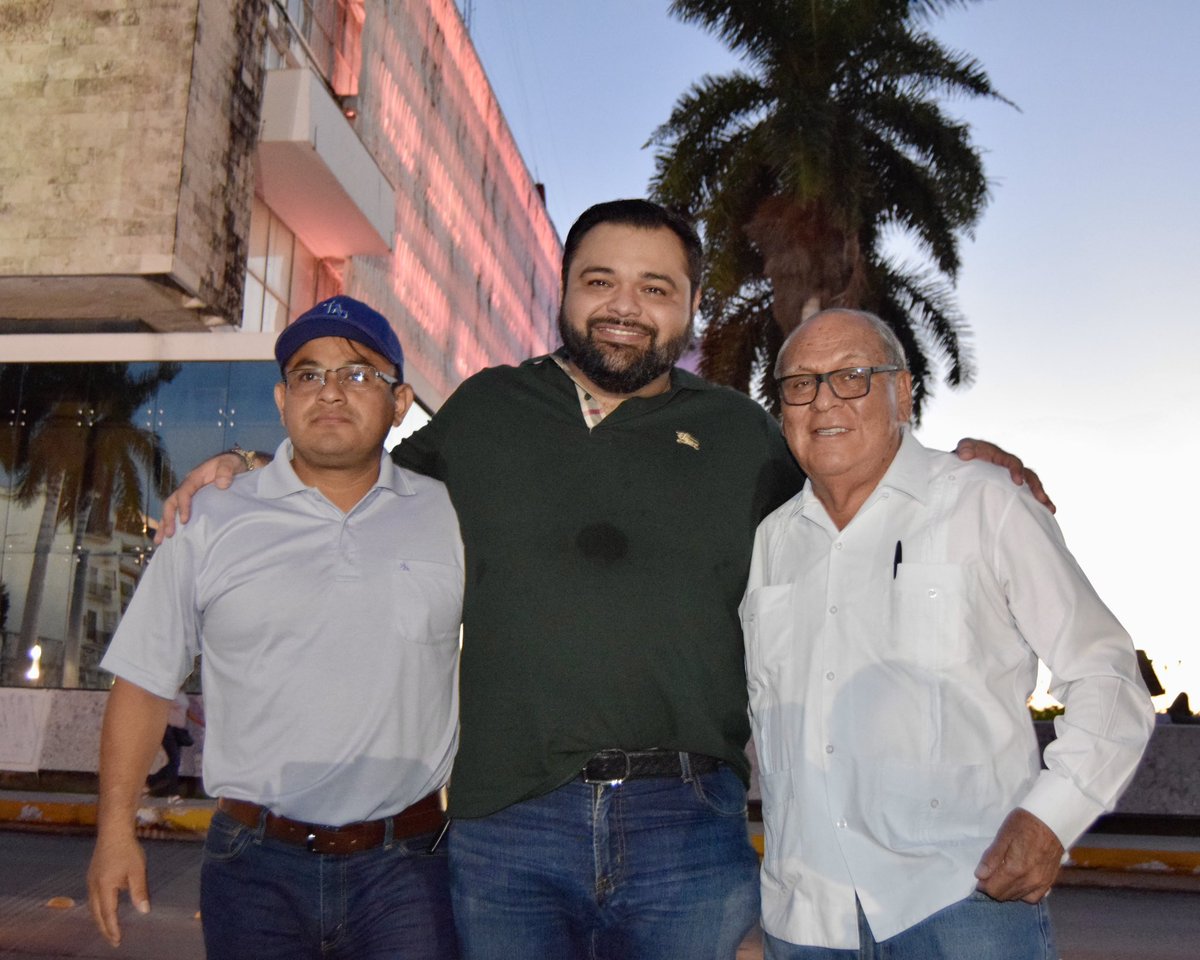 Campeche avanza, un gusto saludarle Prof. <a href="/aostoaortega/">Aníbal Ostoa Ortega</a> y a José Del Carmen Díaz.