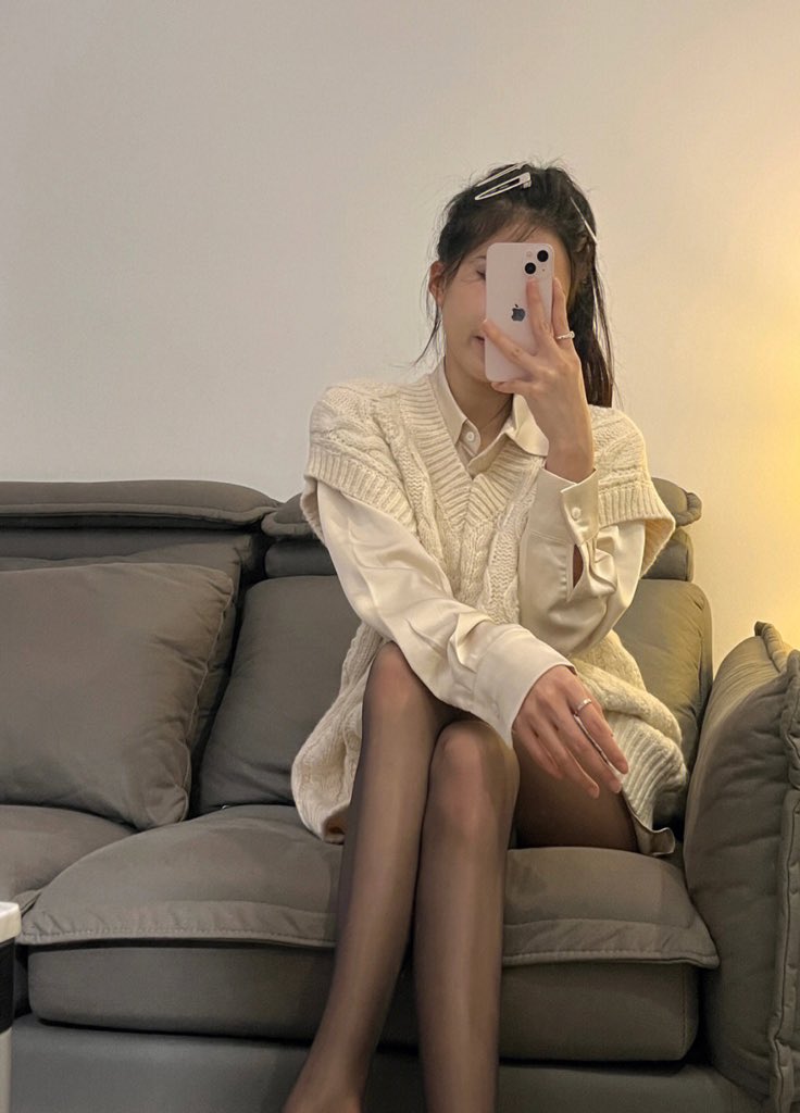melhadary66's tweet photo. #成都线下 #成都 

There's someone to drink milk tea with No, delete your baby and make this lady your baby. No https://t.co/K1TXaS5yzC