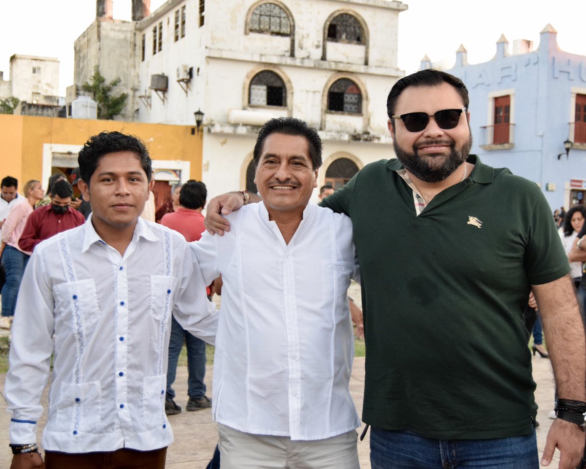 Dos grandes amigos, Freddy Huerta y <a href="/R_SanchezCerino/">Ricardo Sánchez Cerino</a> orgullosos de ser parte del equipo de nuestra gobernadora <a href="/LaydaSansores/">Layda Sansores</a>.