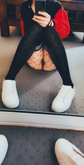 New Content Out Now 😈 LINK IN BIO 🔥 https://t.co/j6yHq5YO2v