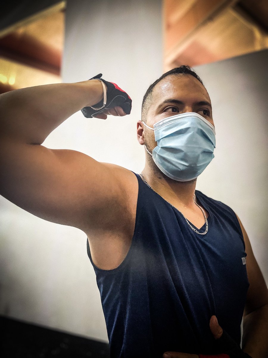 MerRodris's tweet image. Quiero otra vez así mis brazos (o más grandes)