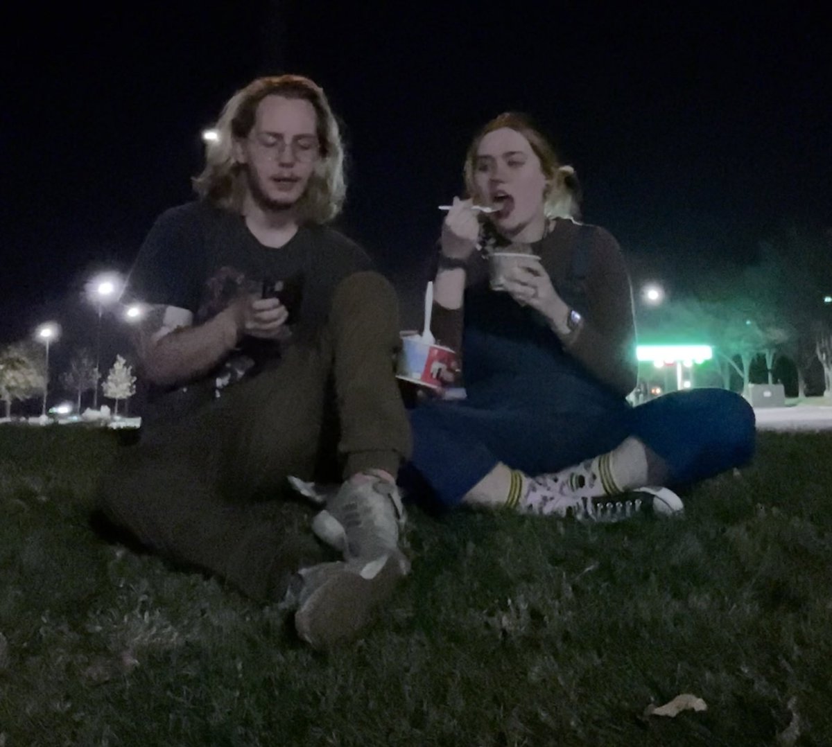 tayheaf's tweet photo. ice cream on this very nice day @WeakleyTyler https://t.co/tGOZVHz0aC