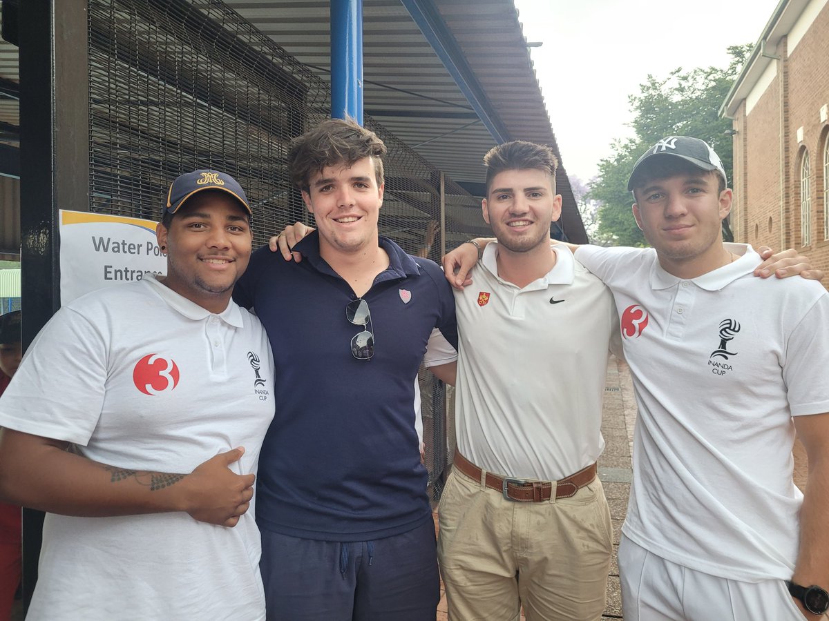 Class of 2021 @MaristOldBoys already back @StDavids_Marist doing what they love #coaching #reffing #waterpolo 🤽‍♂️