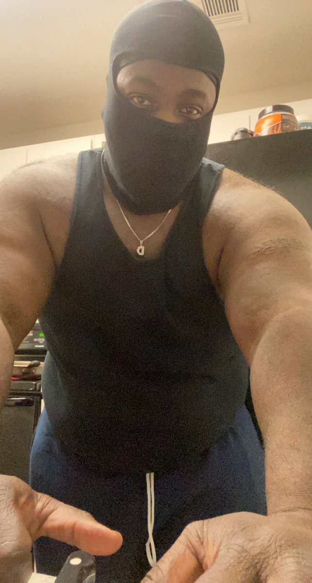 Moneylong_19's tweet photo. 2 months to tone it up.. let’s get to work #ftm #transman #lgbtq #transmanpowerbuilder #transbodybuilder #transpowerlifter #weightloss #fromshittofit #friendlyneighborhoodtransman https://t.co/8WvzzoWbbD
