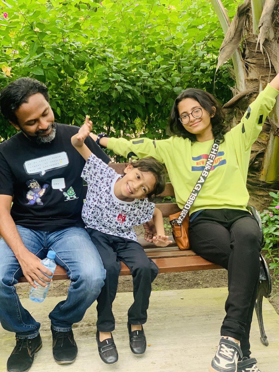 MariamShana's tweet photo. My happiness in a nutshell ❤️ #betterhalf #bonuskids https://t.co/3QVhI0hYMX