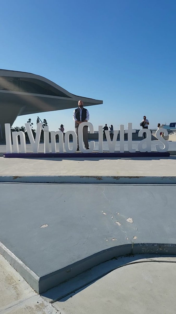 ITAAmman's tweet photo. Per la prima volta l'ufficio di ITA Amman e la sua delegazione giordana hanno partecipato a @invinocivitas. Un ricco programma di incontri B2B, masterclass, escursioni e prestigiose degustazioni sulla costiera amalfitana. https://t.co/YW0K80O2Gv