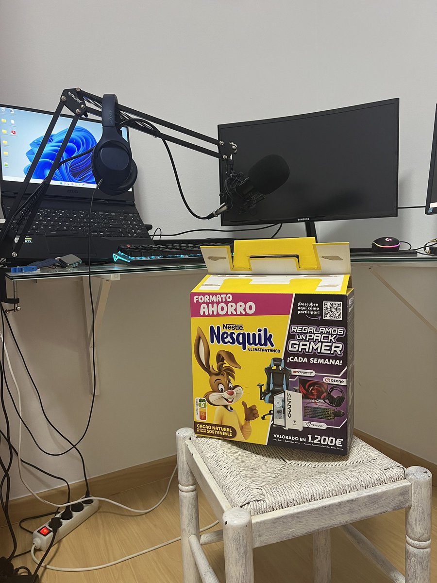 carlosanchezg_'s tweet photo. Creo que me hace falta una silla 😂 #PackgamerNesquik @NesquikGaming https://t.co/XOE68pCBjW