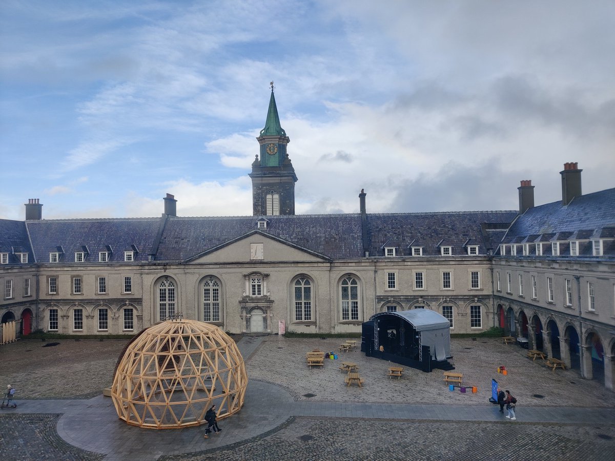 Visit the last day of our Eco Art Festival #EarthRising!

From 12 - 7pm today is your last chance to enjoy excellent eco art installations, performances, talks, music and workshops 🌱🌎💚