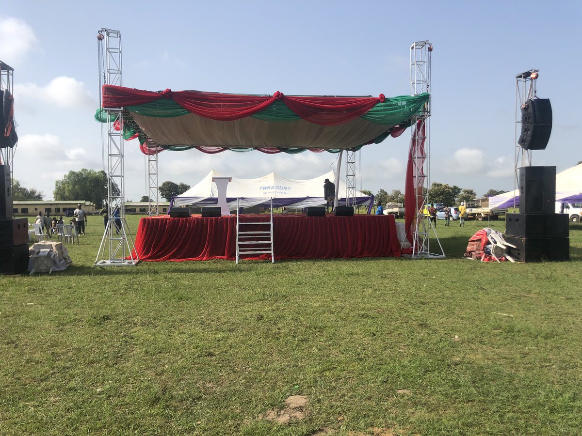 amkingdarey's tweet photo. Allow me to handle your next Event project (Vendor Sourcing, Event Planning, Management & Coordination) #ThePlug #DatEventGuy #MIKC #ThisIsMyHustle https://t.co/YZ7Z3QeuZl