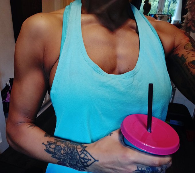 Happy Sunday to all the people who got up this morning n did a workout 💪 #goals #fitchick #trainingtobebadass<a href="/tag/legday"class="tags"><span>#legday</span></a><a href="/tag/workout"class="tags"><span>#workout</span></a><a href="/tag/gains"class="tags"><span>#gains</span></a><a href="/tag/goals"class="tags"><span>#goals</span></a><a href="/tag/fitchick"class="tags"><span>#fitchick</span></a><a href="/tag/fresh"class="tags"><span>#fresh</span></a>