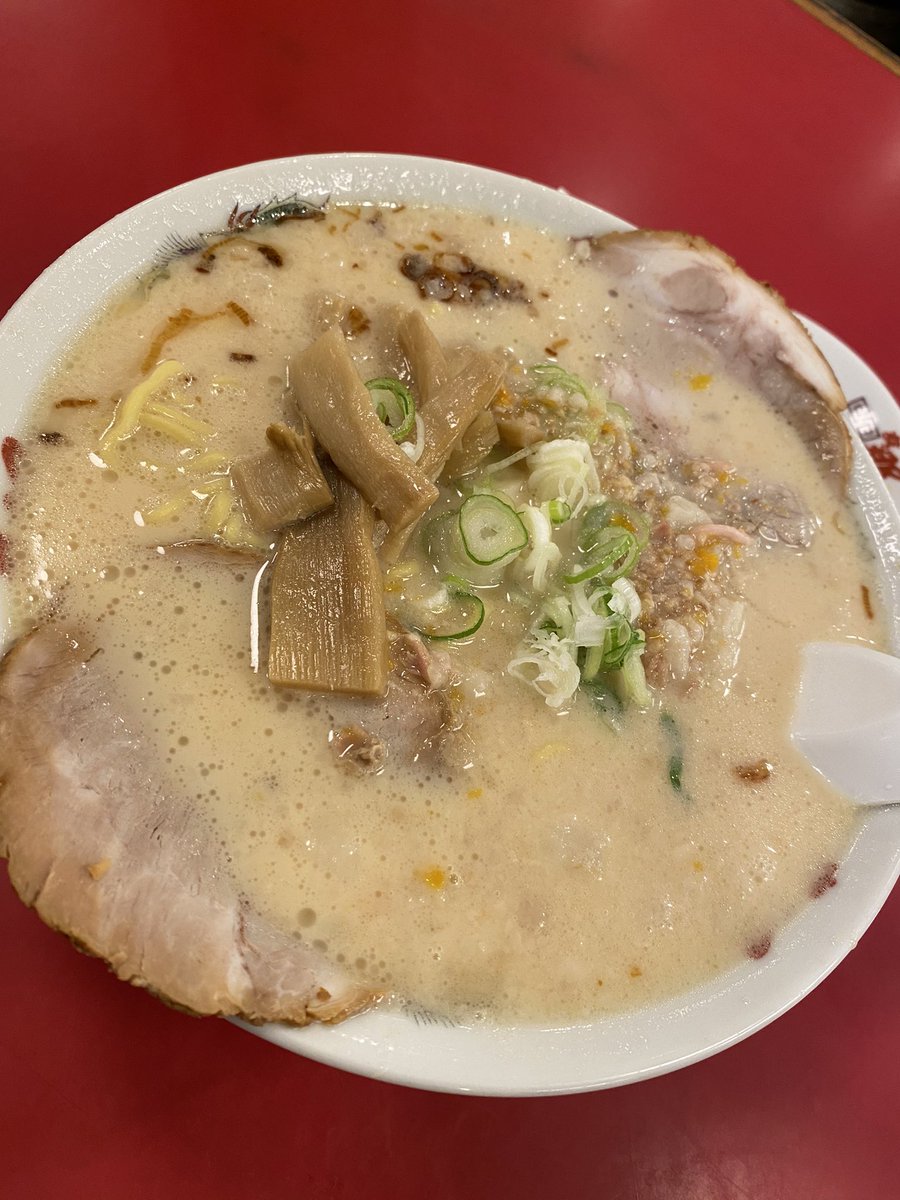 t_urataros's tweet photo. 久しぶりに高校時代のツレが帰ってきてたから4人で集まってダラダラしてた。

メシ行こうってなったけど、行くとこなぜかどこもいっぱいで結局、北熊。

なんかみんなしっかりしたなーって感心しながら、明日の仕事が憂鬱になる時間帯。

飲みに行こうか悩む自分がいる https://t.co/7OfQBF7Hoo