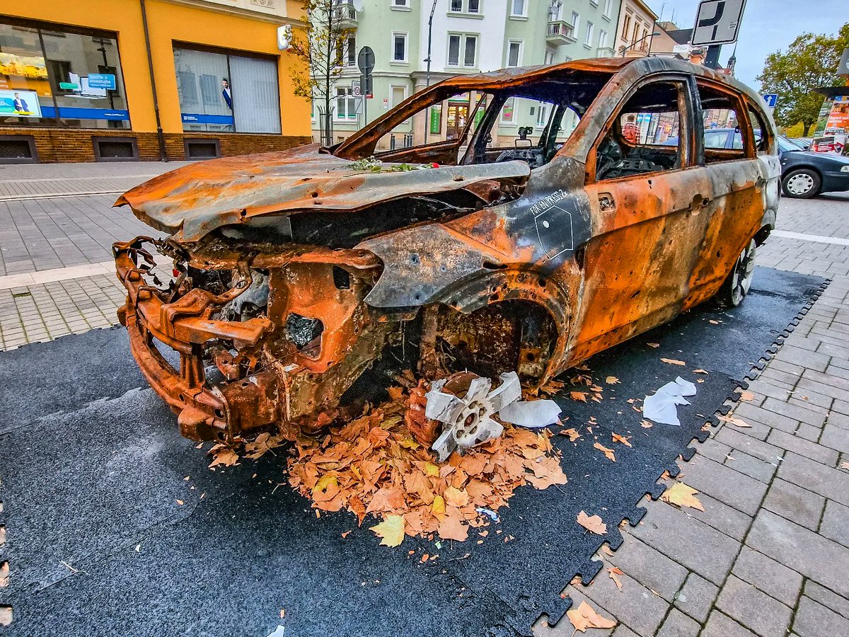 PavelKubes_'s tweet photo. WAR CARS
🇺🇦
Instalace @Pametnaroda v Českých Budějovicích.
#standwithukraine #russiaterroriststate
[○°] #PavelKubes #kupafoto #kupastudio #October2022 #S22Ultra #withGalaxy https://t.co/uS7Ift7ZMC