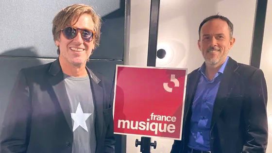 À partir d’aujourd’hui et pour quatre dimanches, Thomas Dutronc est l’invité de Tour de chant, par Martin Pénet sur #FranceMusique ✨ 

Cadeau musical 🎁 dans la 4ème émission… à suivre ! 👌

👉<a href="/francemusique/">France Musique</a> radiofrance.fr/francemusique/…