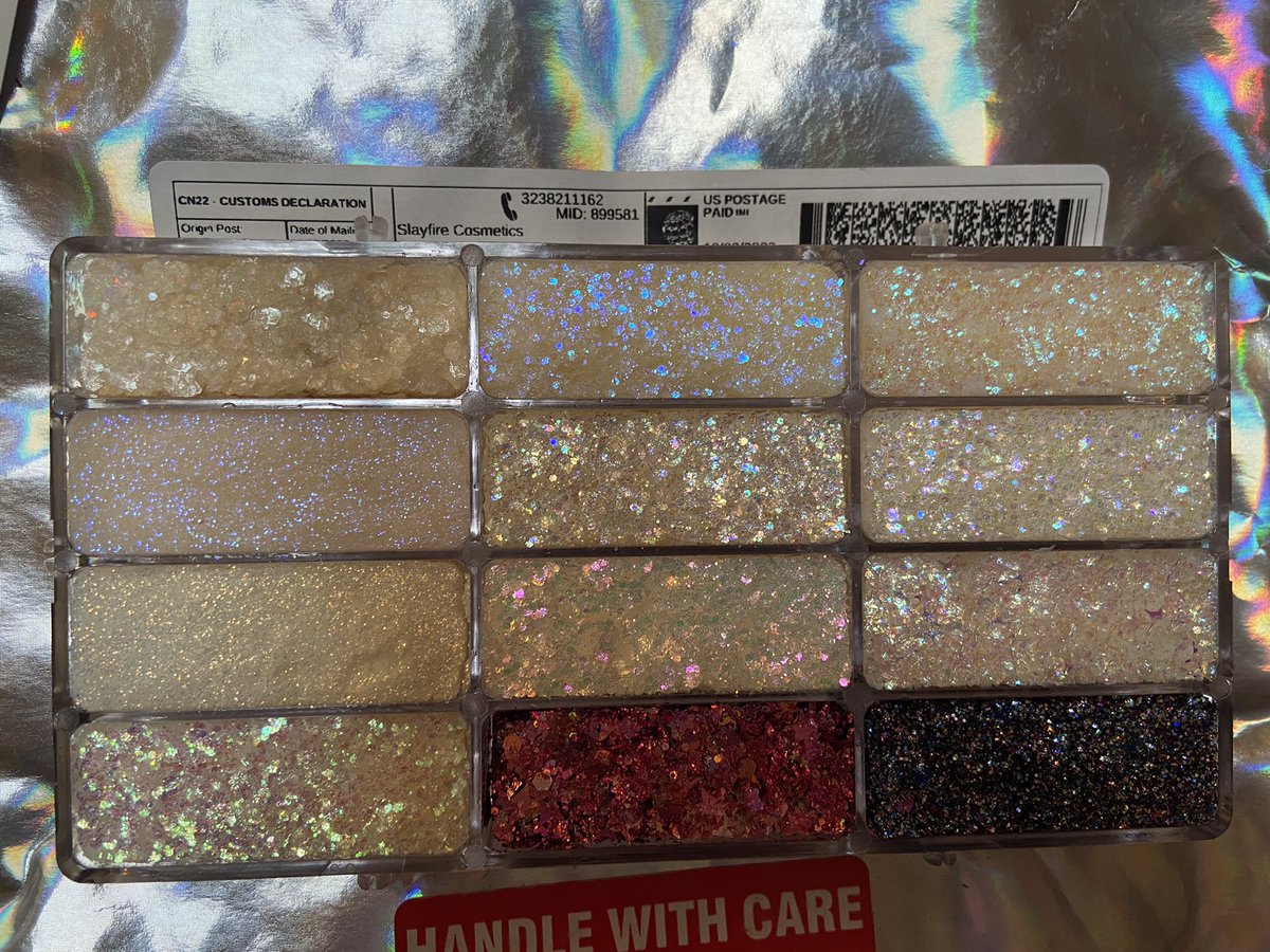 Not me crying like a baby when I saw my <a href="/SlayfireCo/">Slayfire Cosmetics</a> custom glitter pallet.
I am so unbelievably happy with this pallet and the quality is absolutely fantastic
