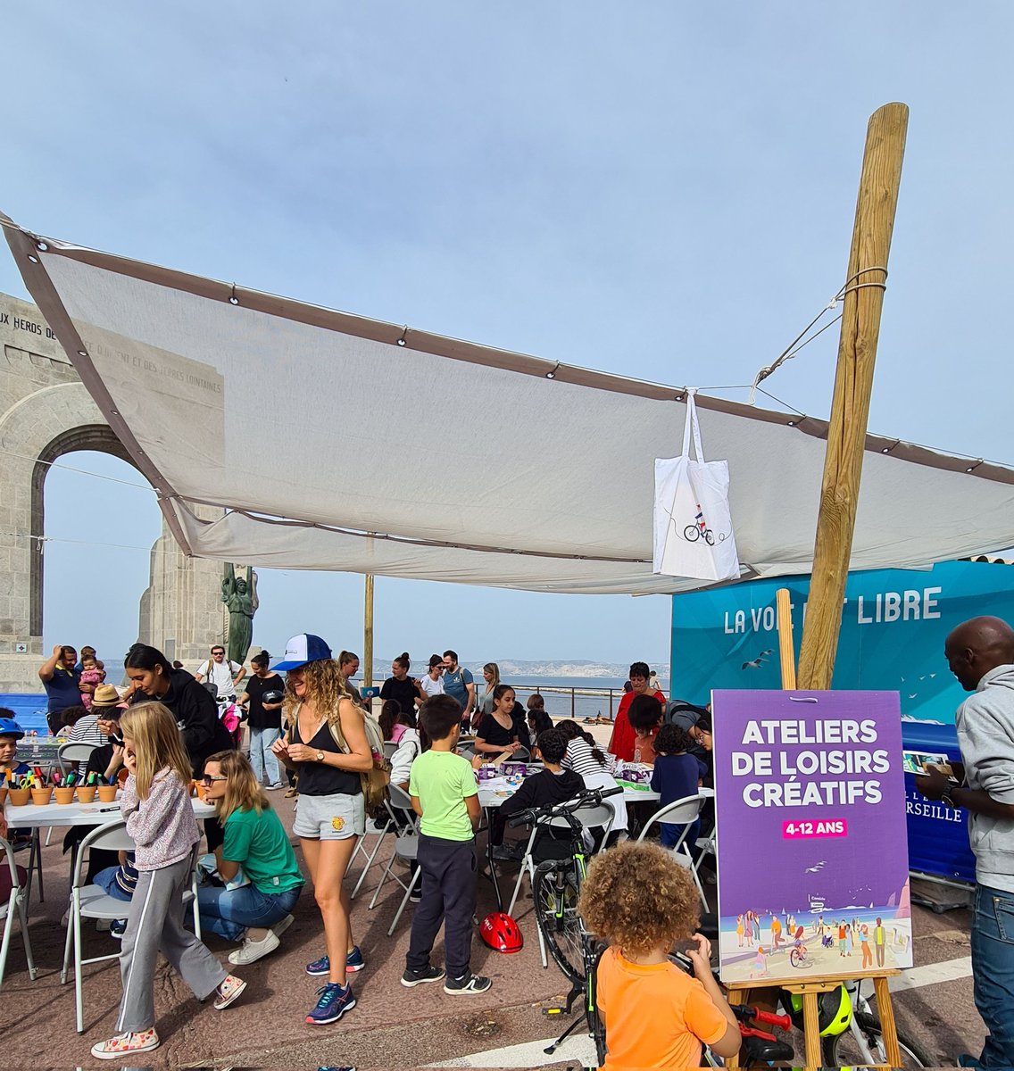 🌊🖍Atelier de loisirs créatifs vue mer ! sur #lavoieestlibre