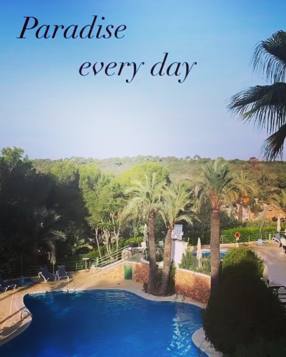 GGHotels's tweet photo. We have shamelessly stolen this photo from @elleryflorrieandme on Insta who is currently showing everyone how half term should be done and wins the crown for the most stylish GGH member…If you don’t already follow her, pop her a follow for far better photos than we ever post! https://t.co/d7KlkY35KM