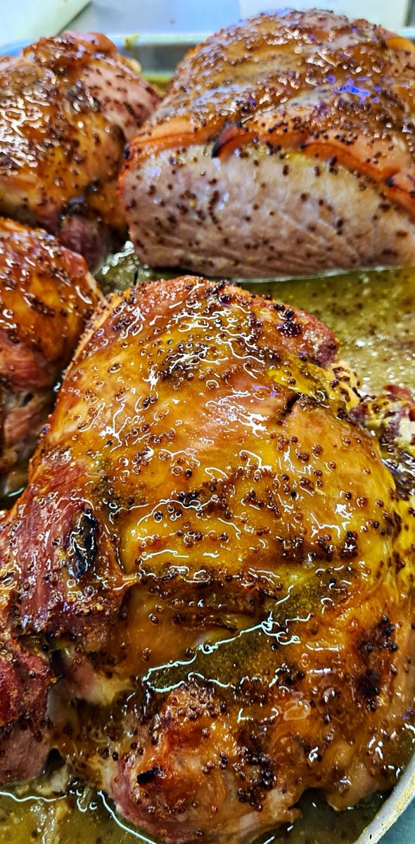 Succulent Sunday Carvery Gammon straight out the oven, beautifully seasoned and glazed with a honey mustard and ready for a final roast in the oven.

Head along today and enjoy our 3 meat carvery at Restaurant 1777
