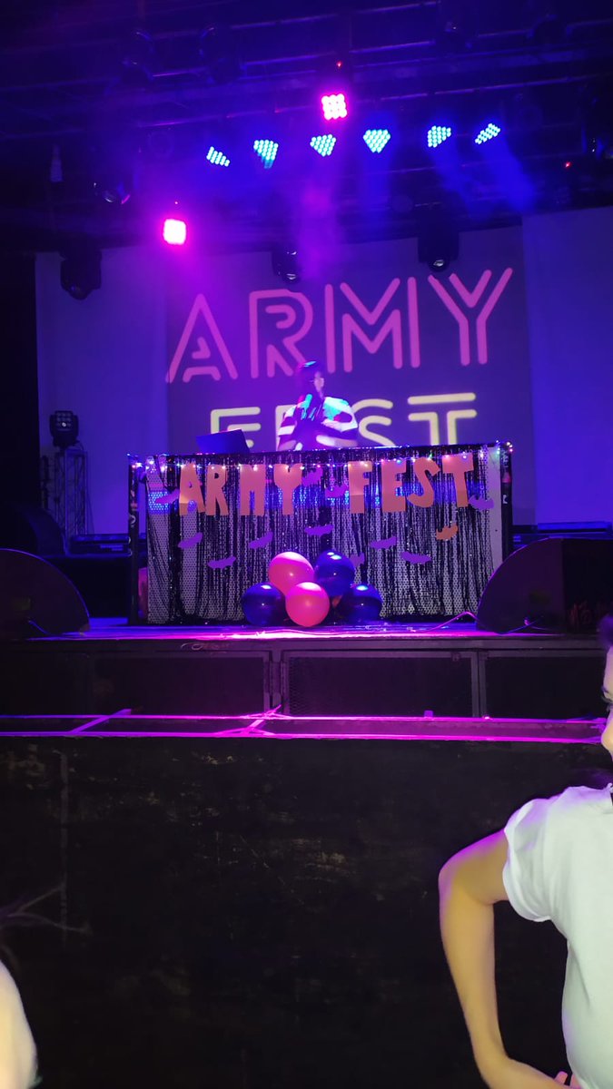 _Lulalemon_'s tweet photo. #armyfest #halloween @BTS_twt #army 💜 https://t.co/Qy9ukWeZnO