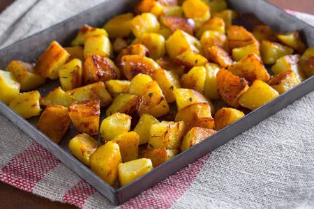 cianurogiallo's tweet photo. io ho l’ossessione per le patate, raga sono la cosa più buona al mondo in qualsiasi modo le fai. io vivo per loro https://t.co/NnhrisdcIq