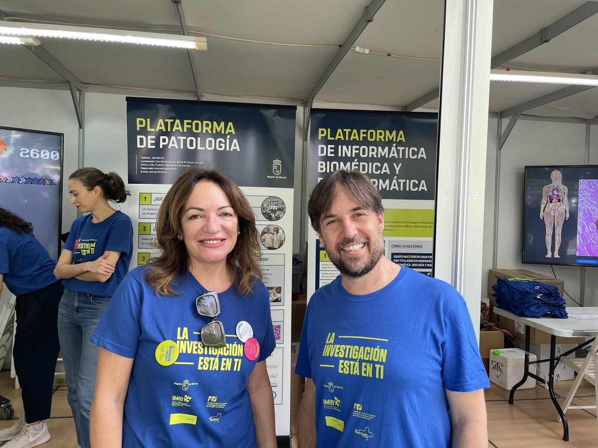 Enrique de-Madaria (@demadaria) on Twitter photo Con <a href="/MJMCimadevila/">María Jesús Molina Cimadevila</a> participando en una actividad de divulgación científica del <a href="/IMIB_RMurcia/">Instituto Murciano de Investigación Biosanitaria</a> con <a href="/AprendeConDanio/">Aprende con Danio</a>
Un placer conocer a la directora de gestión del IMIB <a href="/Mafuensanta/">M Fuensanta Martínez</a> que está apostando por la comunicación de la ciencia a la sociedad Con <a href="/MJMCimadevila/">María Jesús Molina Cimadevila</a> participando en una actividad de divulgación científica del <a href="/IMIB_RMurcia/">Instituto Murciano de Investigación Biosanitaria</a> con <a href="/AprendeConDanio/">Aprende con Danio</a>
Un placer conocer a la directora de gestión del IMIB <a href="/Mafuensanta/">M Fuensanta Martínez</a> que está apostando por la comunicación de la ciencia a la sociedad