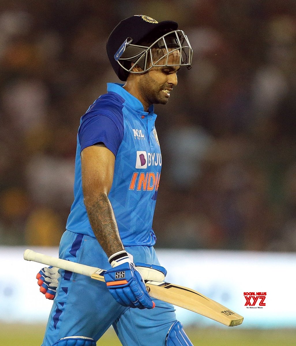 batraman's tweet photo. #SuryaKumarYadav may be #2 #ICC rank #T20 batter in Men's cricket, but he is not mature enough yet to pace the chase in internationals games, throwing his wicket yet again!!, BUT when it comes to #chewingum he is surely the #1 beating #aaronfinch handsomly though. #INDvsPAK https://t.co/wdJjma6Jl6