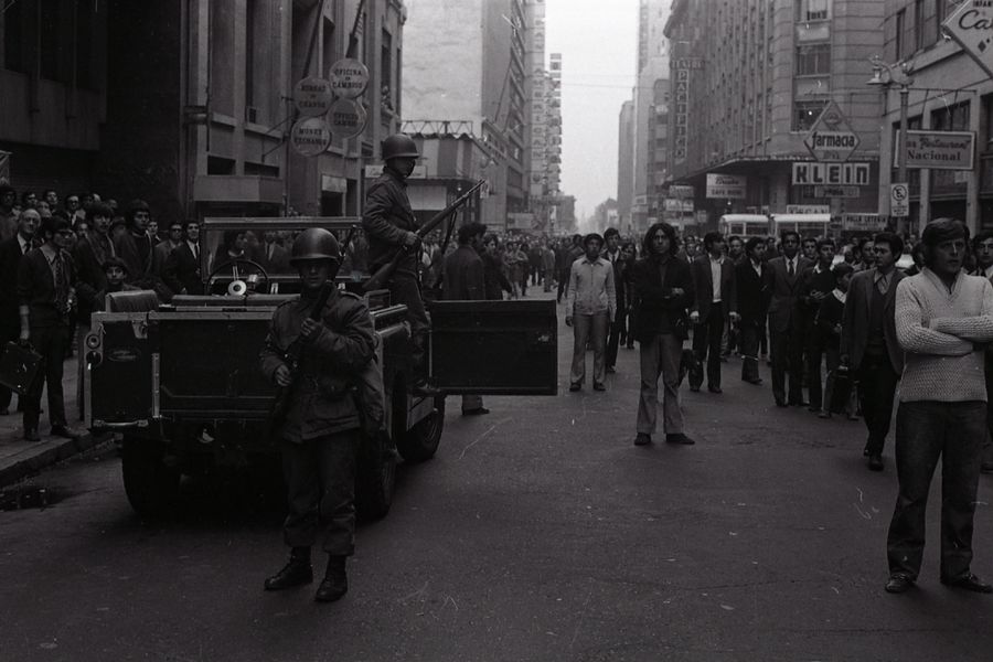 latercera's tweet photo. #LTDomingo | Octubre de 1972: un paro de máxima tensión https://t.co/ASifVOjpdt https://t.co/rCBxSa9nic