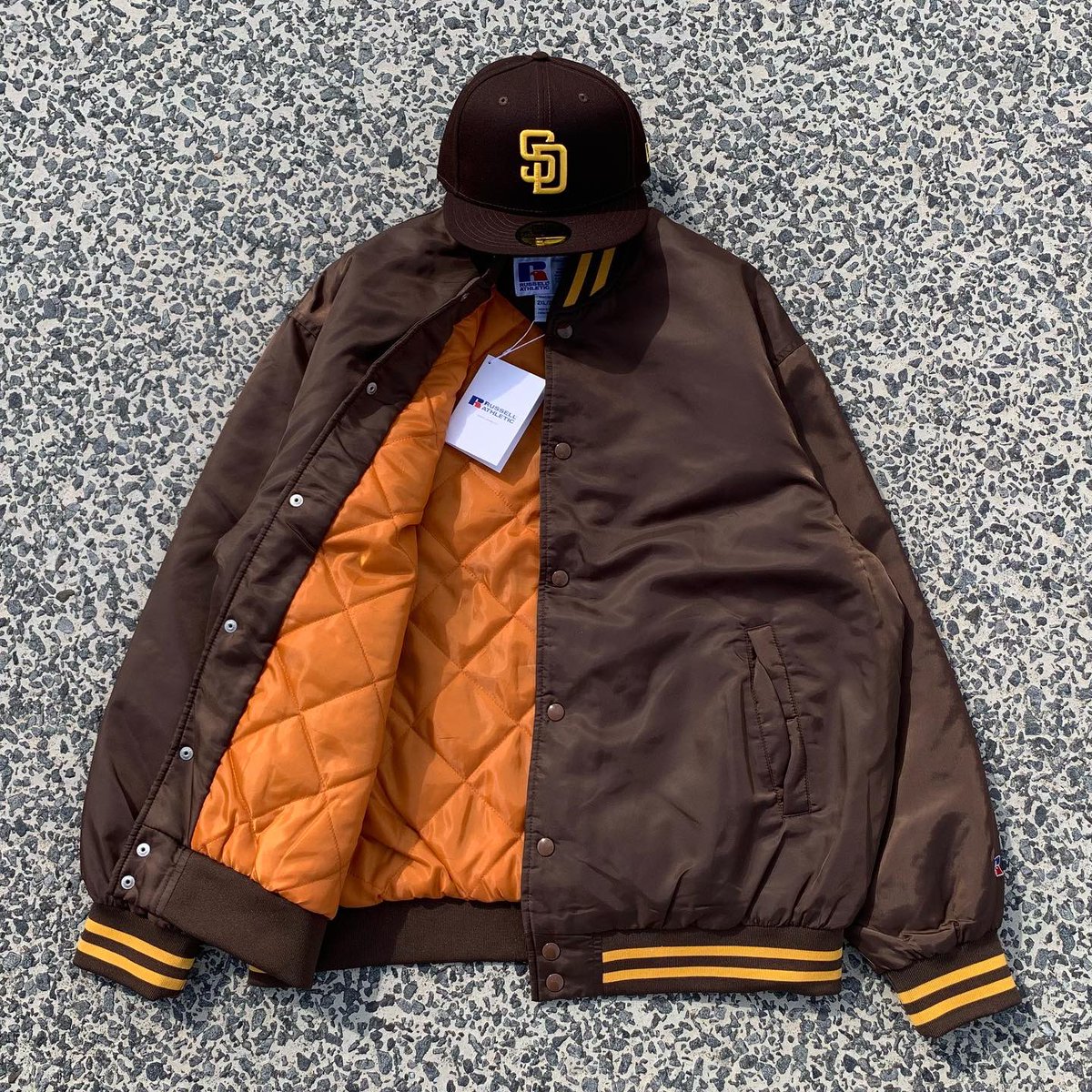 yo_teezy's tweet photo. RUSSELL ATHLETIC
NYLON BASEBALL GAME JACKET 
GREEN / BLACK / NAVY / BROWN
[17,600YEN] (税込) https://t.co/BJ2v0e9axn