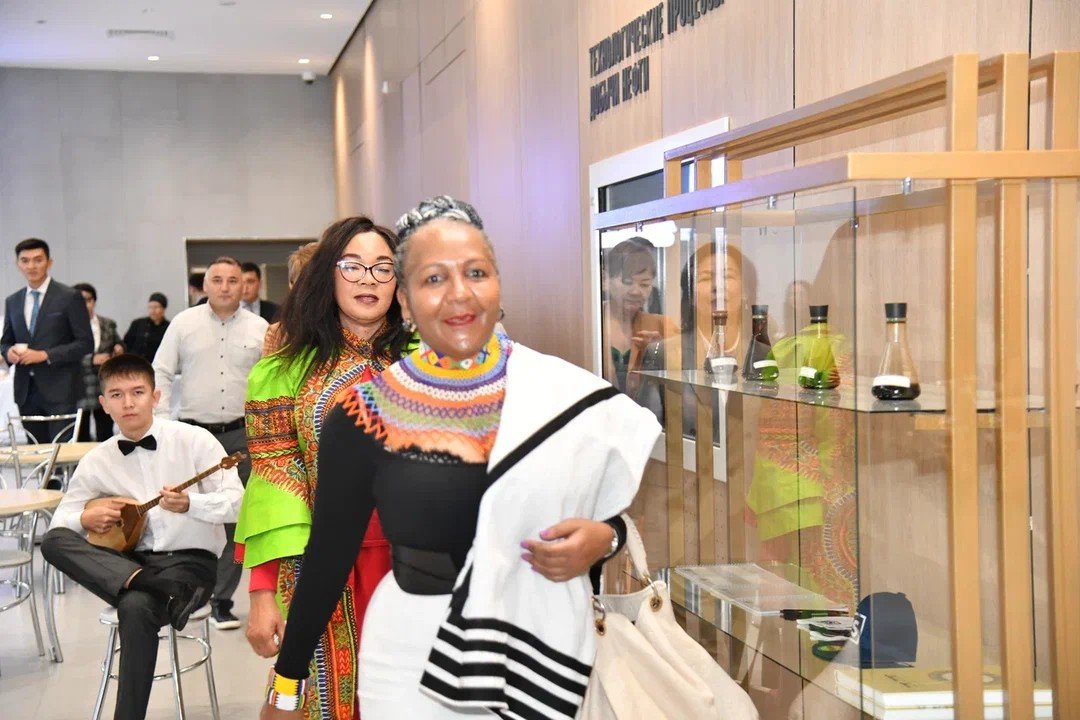 diplomatic_the's tweet photo. Ms Ndileka Mandela, Delegates, Guests and participants arriving at the opening ceremony of the "Women's Leadership in the Energy Industry Program" At Atyrau Oil and Gas University in Kazakhstan @KazEmb_Pretoria @MFA_KZ @DIRCO_ZA #AOGU https://t.co/Z3EHulX2Uu