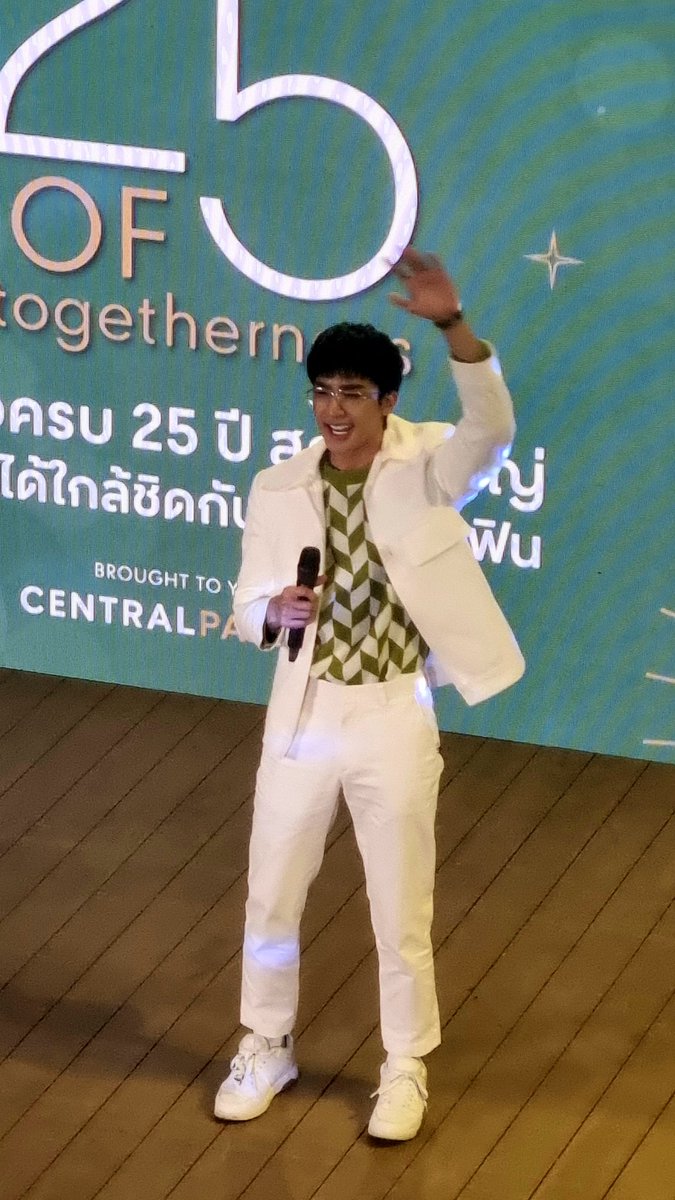 ตองก้าจีสองตัว tweet media