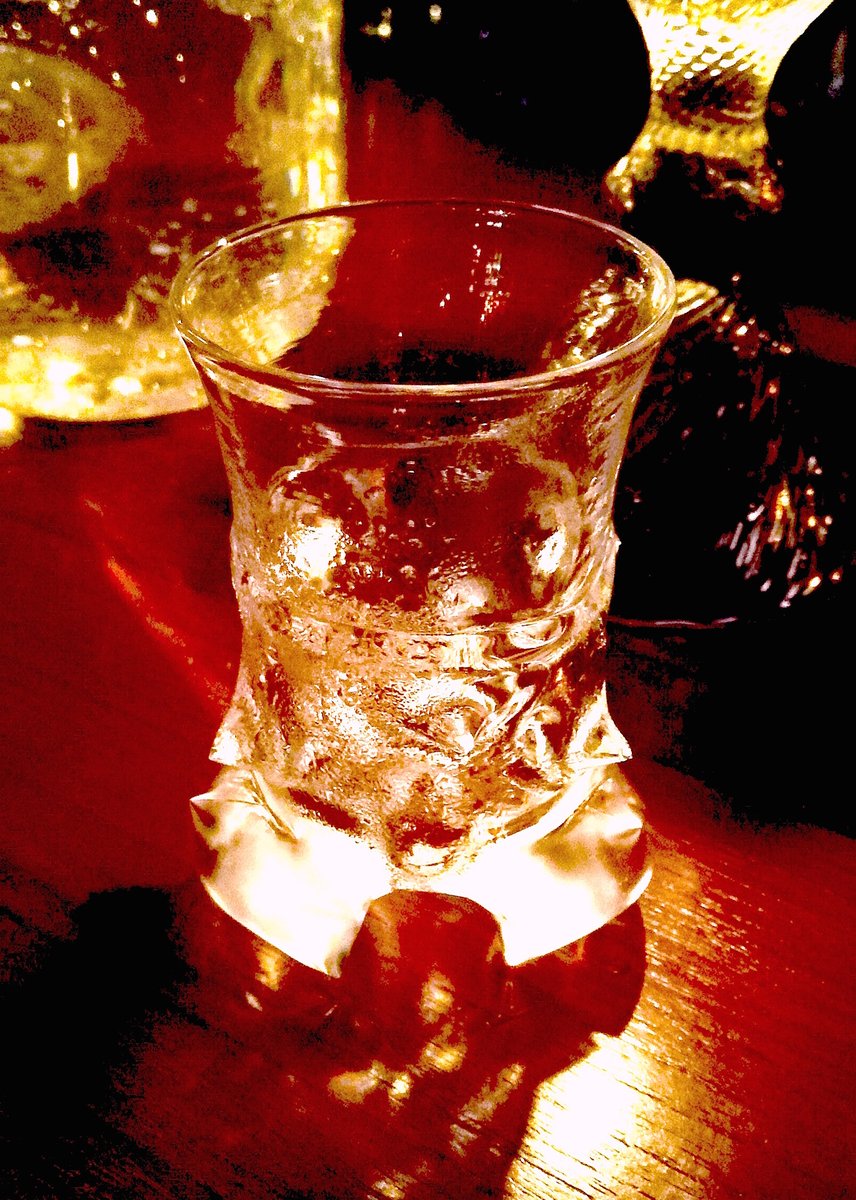 Toshiaki_Kato_'s tweet photo. 先夜のP.P CRYSTAL作品展示会最終夜。
写真はマスクで正装したAEGさんとのtwo-shot。
BAR TAMBI×P.P CRYSTAL
2022年10月7日(金)〜16日(日)
#BarTAMBI @BAR_TAMBI #恵比寿
#PpCrystal @p_pxxx https://t.co/VIFeQlTFdY