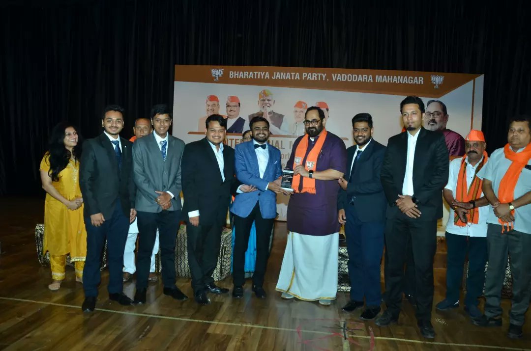 ajay_8582's tweet photo. #PUPride
Our 06 Incubated Startups were felicitated by Hon'ble Minister Shri Rajeev Chandrasekhar (Hon. Minister of State For Skill Development and Entrepreneurship and Electronics and IT, Government of India)
@ParulUniversity https://t.co/mTKas7hxWp