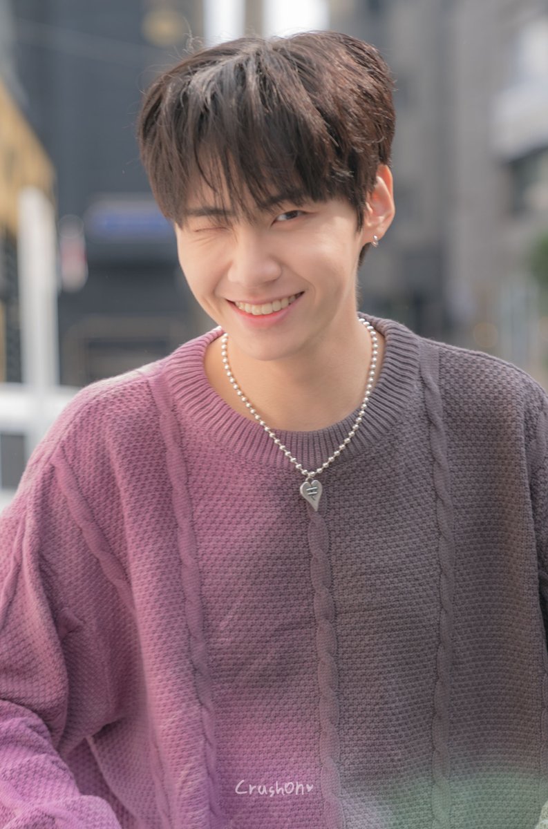 CrushOn_LJH's tweet photo. 221023 팬싸 출근 
귀여움 한도 초과😉
#이진혁 #LEEJINHYUK #브이태양 https://t.co/Z0finZWL9v