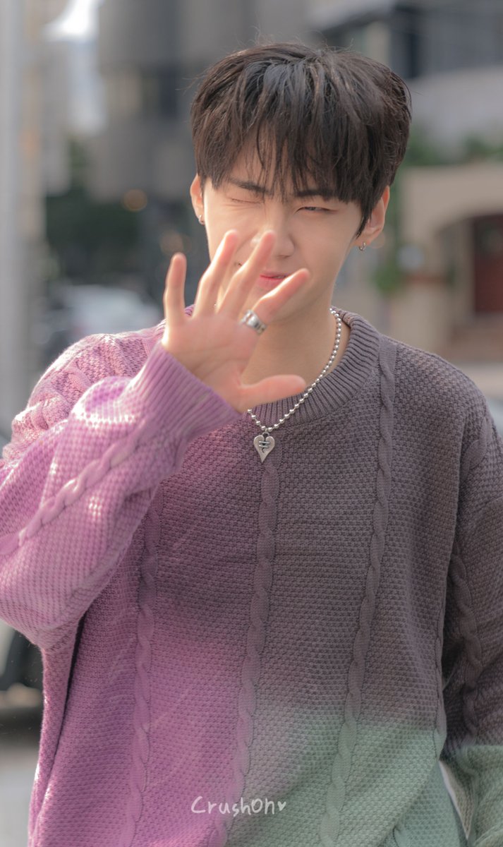 CrushOn_LJH's tweet photo. 221023 팬싸 출근 
귀여움 한도 초과😉
#이진혁 #LEEJINHYUK #브이태양 https://t.co/Z0finZWL9v