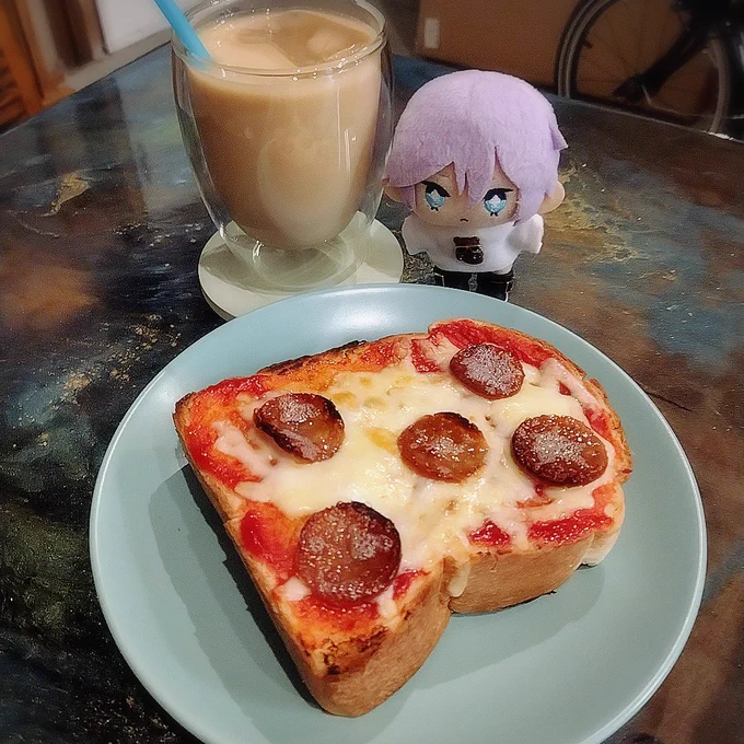 じっ……… 