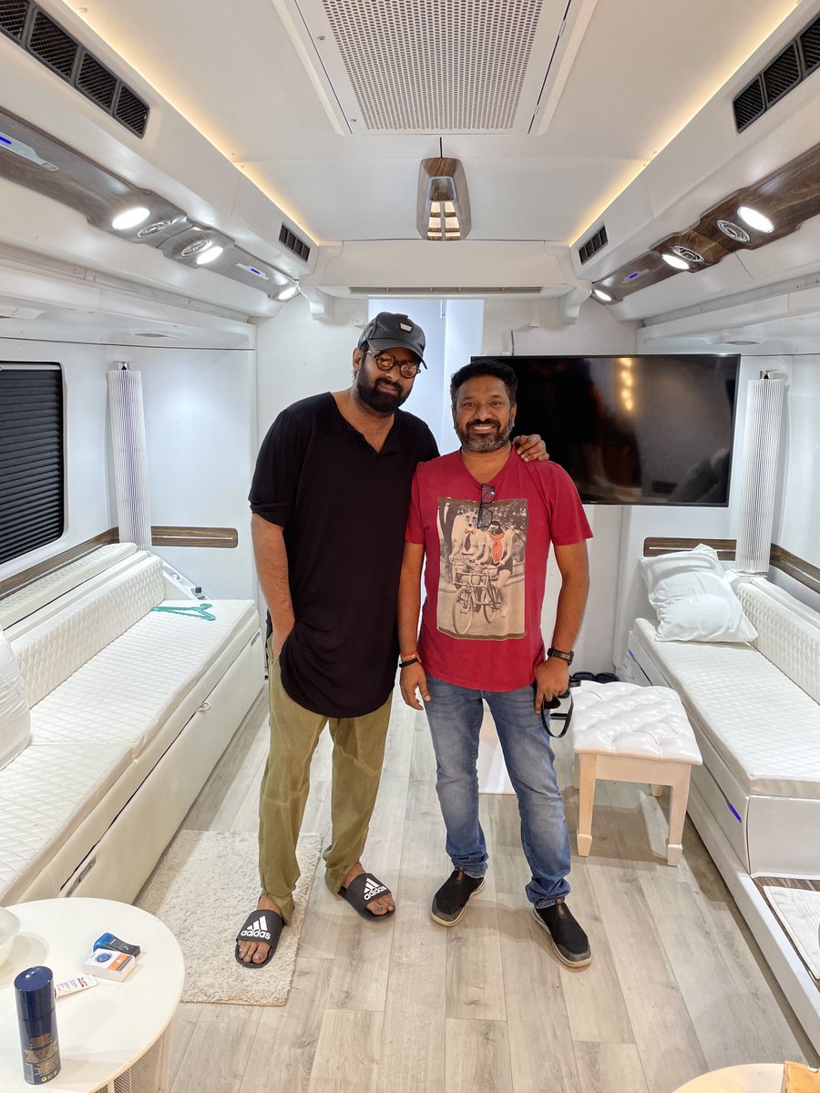 anukumarreddy's tweet photo. HAPPY BIRTHDAY OUR REBEL ⭐️ PRABHAS 💐💐💐🎂🎂🎂🎂🎉🎉🎉 https://t.co/vv1z7Zp95m