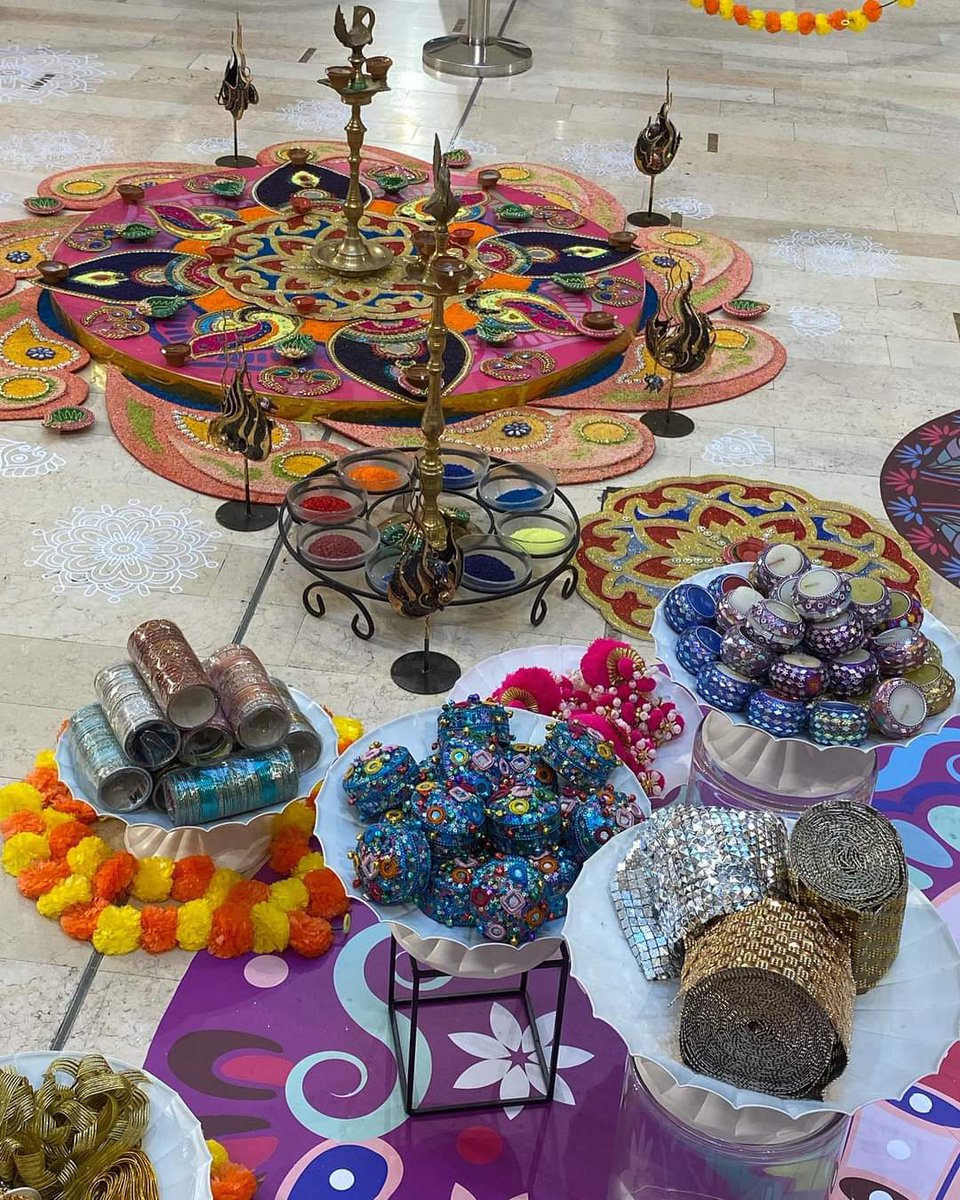 fashunKLMY's tweet photo. Diwali vibes ✨✨✨

#diwalivibes #diwali #Deepavali #HappyDiwali #HappyDiwali2022 #HappyDeepavali #bukitbintang #kualalumpur #kl #malaysia https://t.co/BPgcb7K3hv